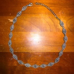 Silver choker flower necklace💐